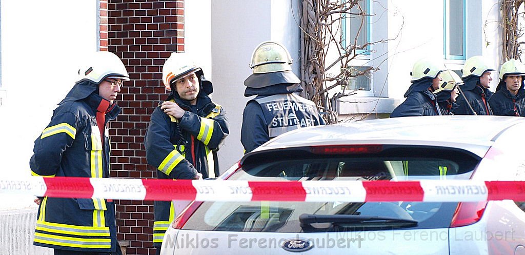 Einsatz Feuerwehr SEK Polizei Koeln Nippes Merheimerstr P039.JPG